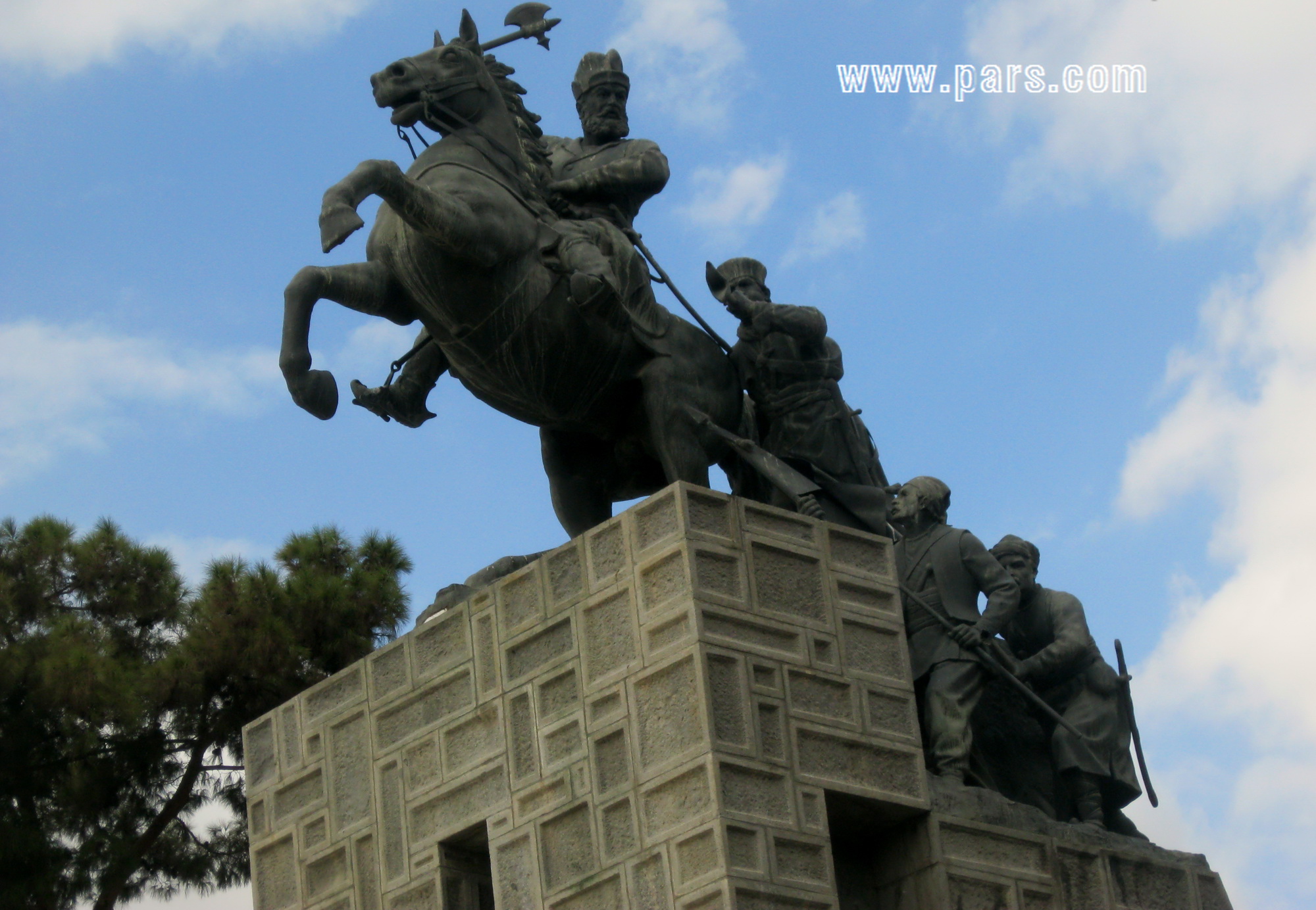 مجسمه ی نادر شاه افشار-The statue of Nader Shah Afshar