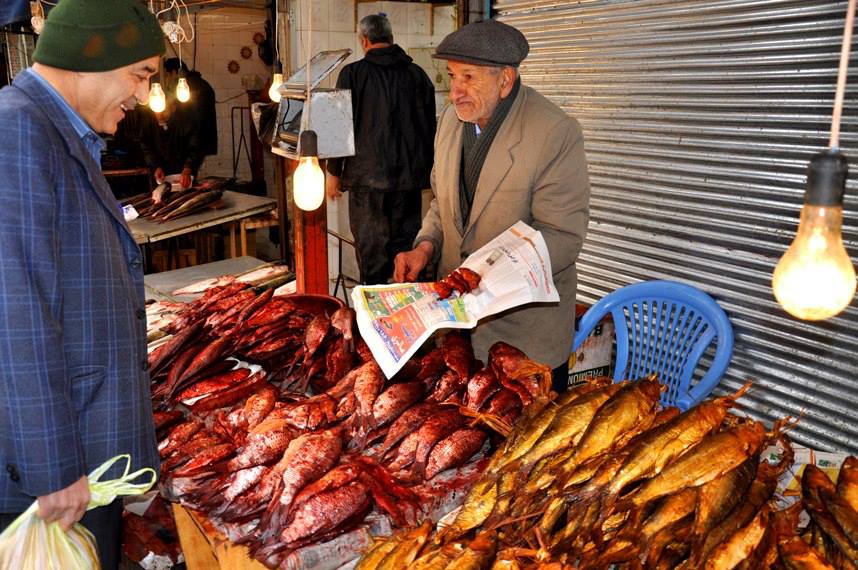 ماهی شور و ماهی دودی در بازار ماهی فروشان رشت