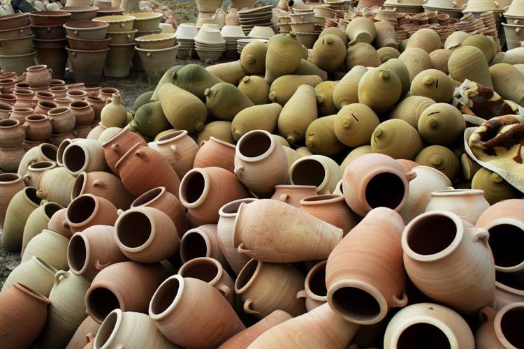 Pottery market